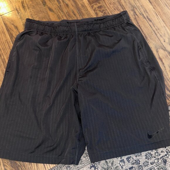 Nike Dri Fit Men's Athletic Training Shorts - Dark Gray - Men's Large - Picture 1 of 6